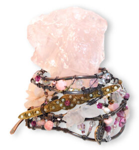 rose quartz stand (1)