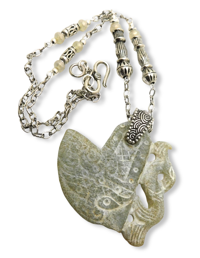 silverserpentinenecklace